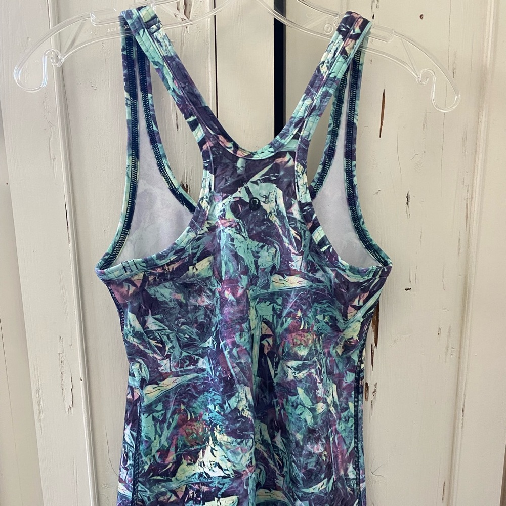 Lululemon Racerback top. Size 6. - Picture 4 of 5